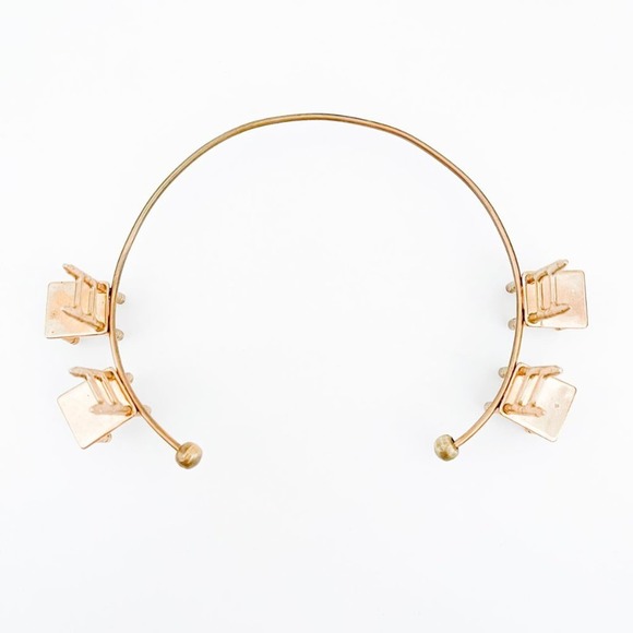 HOME by Areeayl A Seat - Choker Necklace Chairs - Picture 2 of 10